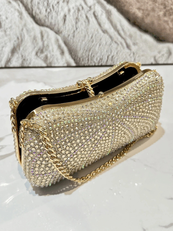 Gyémántokkal díszített estélyi táska, poliészter külső és bélés, párnázott alak, záródás, telefontartó zseb