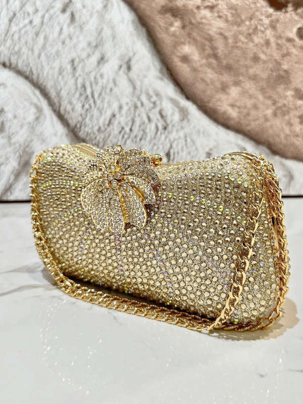 Gyémántokkal díszített estélyi táska, poliészter külső és bélés, párnázott alak, záródás, telefontartó zseb