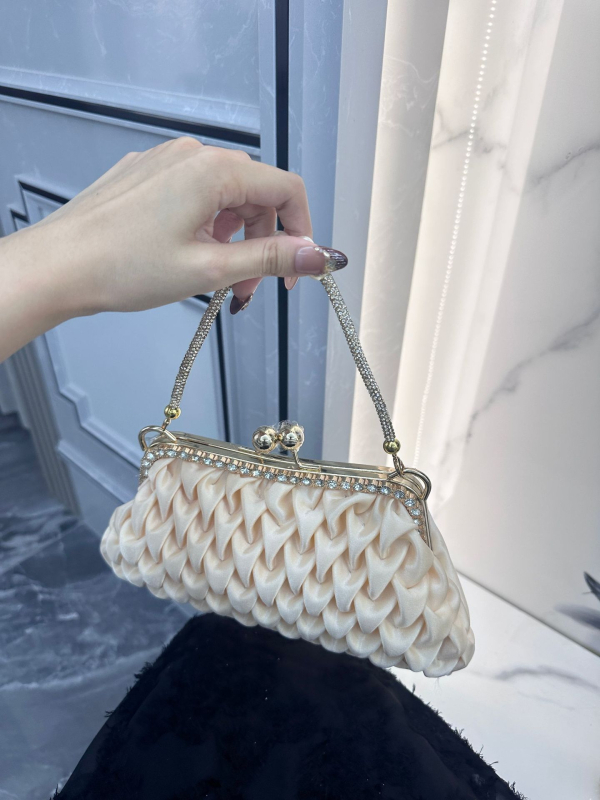 Estélyi retikül, kagyló alakú formával, záró, poliészter külső és bélés, telefon zseb