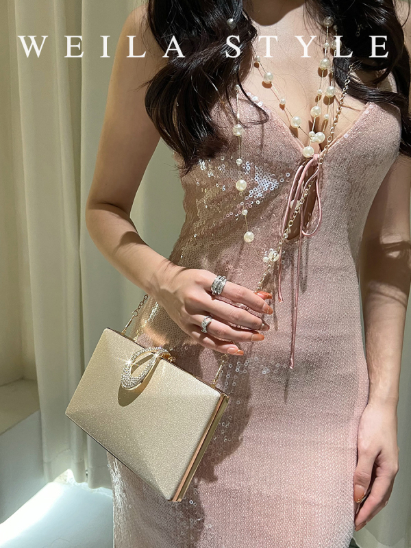 Női estélyi táska kemény héjjal és zár kristályokkal, doboz alakú, PU anyag, keresztpánt, poliészter bélés