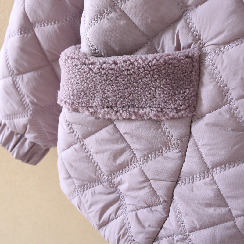 Női korall bársony steppelt pizsamaszett téli változatban, gallérral, hosszú ujjú, nadrágos, 100% poliészter, külső viseletre alkalmas