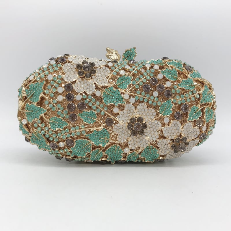 Klúdtáska gyémántos kövekkel, háromdimenziós virág alakú, ötvözet test, belső bélés: szintetikus bőr, mágneszár