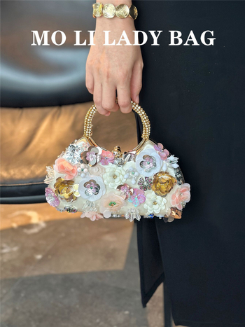 Mindennapi keresztbody táska kézzel készített virágos fém gyűrű fogantyúval, poliészter, mágneses zár, 2025 tél, mindennapi használatra