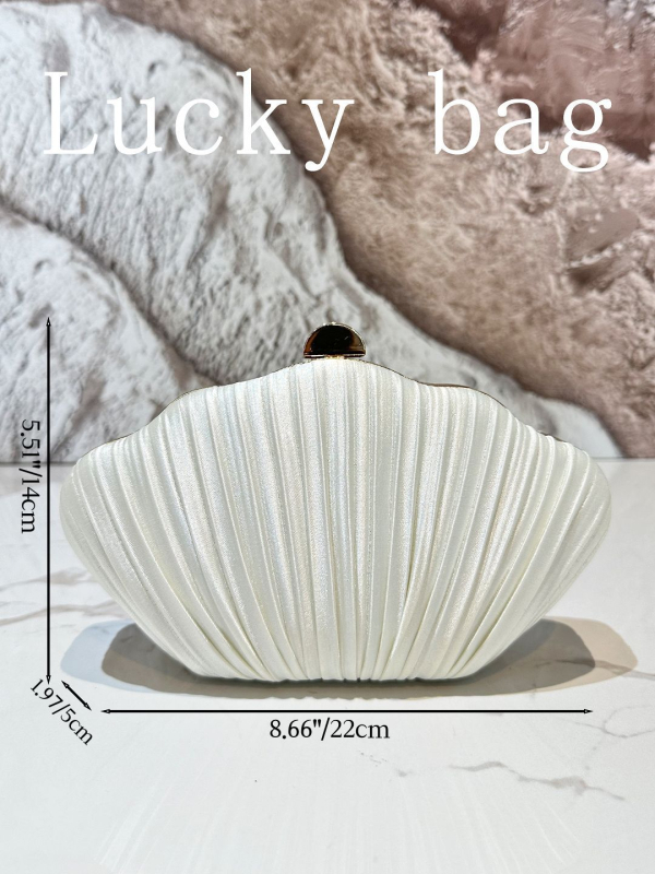 Redőzött kagyló alakú clutch táska estélyi viselethez fedéllel, vízszintes négyzet alakú forma (Anyag: poliészter; Belső: poliészter; Forma: vízszintes négyzet; Záródás: zár)