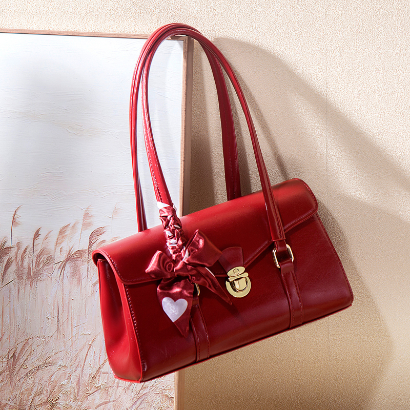 PU anyagú bucket táska, utcai trend stílus, horizontális négyzetes forma, cipzáras nyitás, belső zsebek