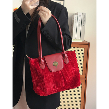 Corduroy tote táska, Mix-and-Match stílus, cipzáros zárás, műbőr bélés, szabadidős vagy utazási használatra