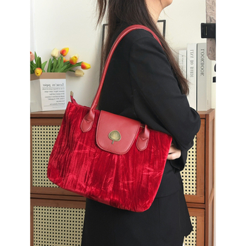 Corduroy tote táska, Mix-and-Match stílus, cipzáros zárás, műbőr bélés, szabadidős vagy utazási használatra