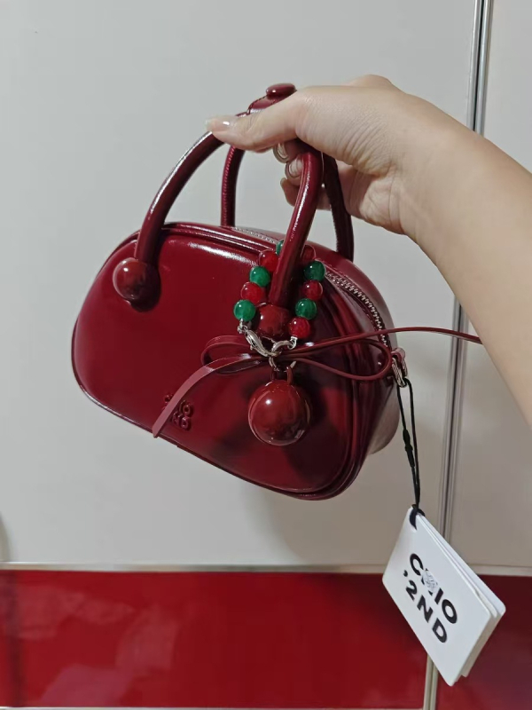 PU táska uniszex stílusban, Boston stílusú táska, cipzár, poliészter bélés, egy vállpánt