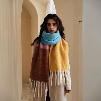 Gyapjúkeverék sál - twill kötés, gradient csíkok, meleg télre, 31–50% gyapjú (Twill kötés; Meleg; Tél; Gradient csíkok; 31–50% gyapjú)