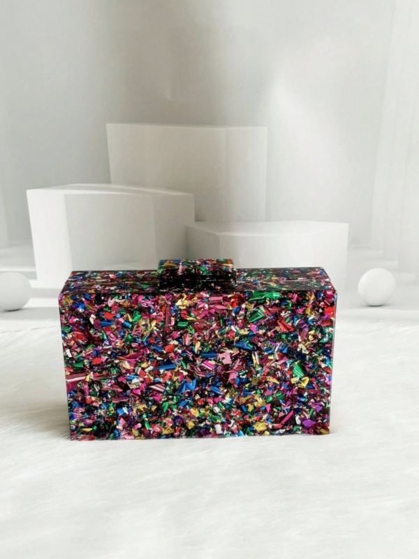 Estélyi táska akrilból, vízszintes négyzet alakú, mágneses csattal, mobiltelefon zseb, pamut bélés