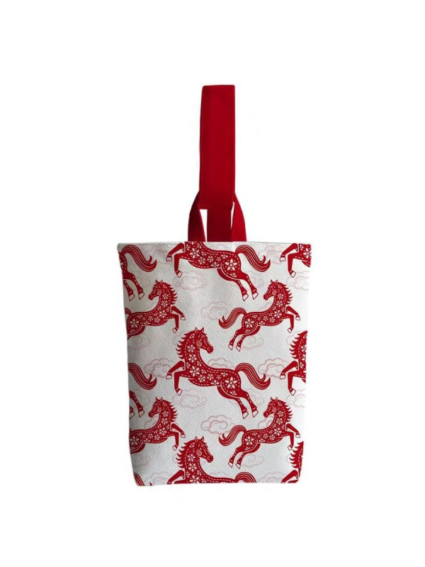 Kézitáska kapuval (fedéllel), nemzeti trend stílus, külső poliészter-pamut anyag, belső vászon bélés, horizontális téglalap alakú forma, iratok zsebe