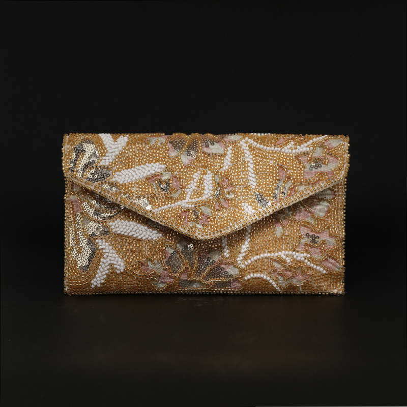 Estélyi válltáska poliészterből, vízszintes téglalap alakú, flap nyitású, belső telefontartó zseb, súly 200 g