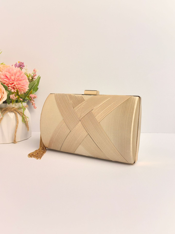 Estélyi táska bojtokkal, hengeres formájú, poliészter anyagból, cipzáras záródás, európai–amerikai retro stílus