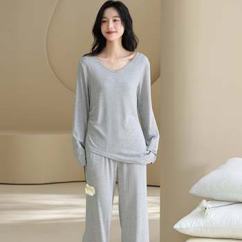 Ženski set pidžama — modalna tkanina, dugi rukavi, kapuljača, V-izrez, čipkasti stil princeze