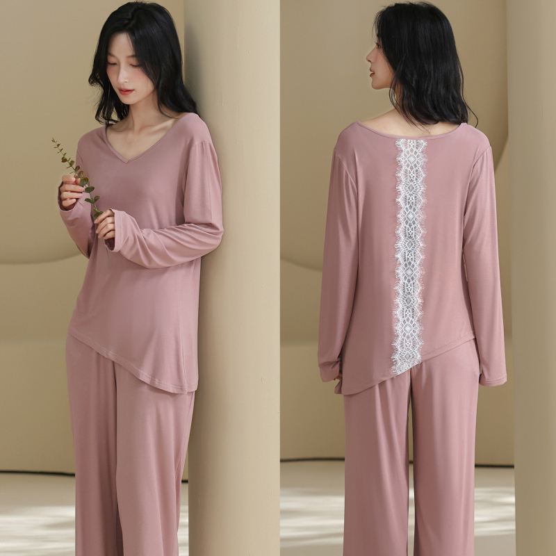 Ženski set pidžama — modalna tkanina, dugi rukavi, kapuljača, V-izrez, čipkasti stil princeze