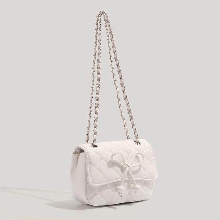 Crossbody torba s mašnicom i rhombusnim lancem, vodoravni kvadratni oblik, PU koža, podstava od poliestera, preklopno zatvaranje