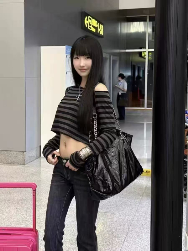 Ženska PU tote torba, gradski stil, vertikalni kvadratni oblik, zaključavanje, laminirana unutarnja džep s zip zatvaračem