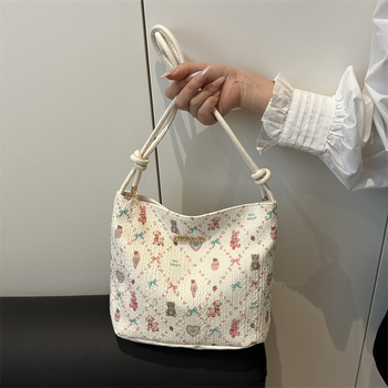 Podlaktna torbica s floralnim printom, PU materijal, polyester podstava, zatvaranje zipom, horizontalni kvadratni oblik, jedan remen, velika zapremina, ljeto 2025