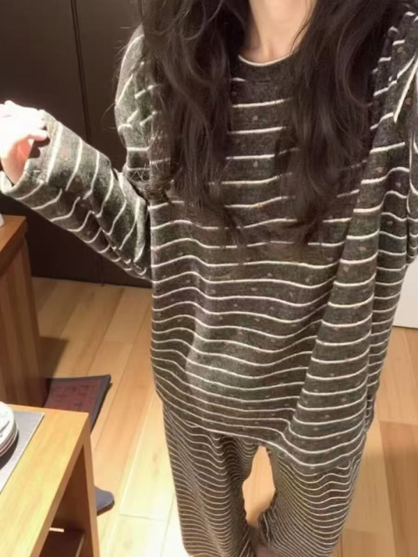 Derong Velvet prugasti ženski set pidžama s mašnicom – majica s dugim rukavima i dugačke hlače, udoban kućni loungewear za jesen/zimu.