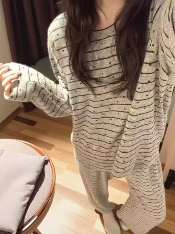 Derong Velvet prugasti ženski set pidžama s mašnicom – majica s dugim rukavima i dugačke hlače, udoban kućni loungewear za jesen/zimu.