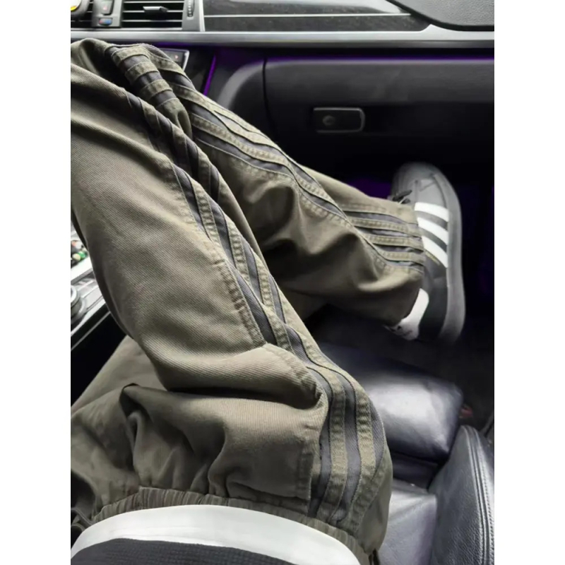 Muške casual cargo hlače s fleecem iznutra, straight kroj, srednje visok pojas, detalj s tri pruge, poliester