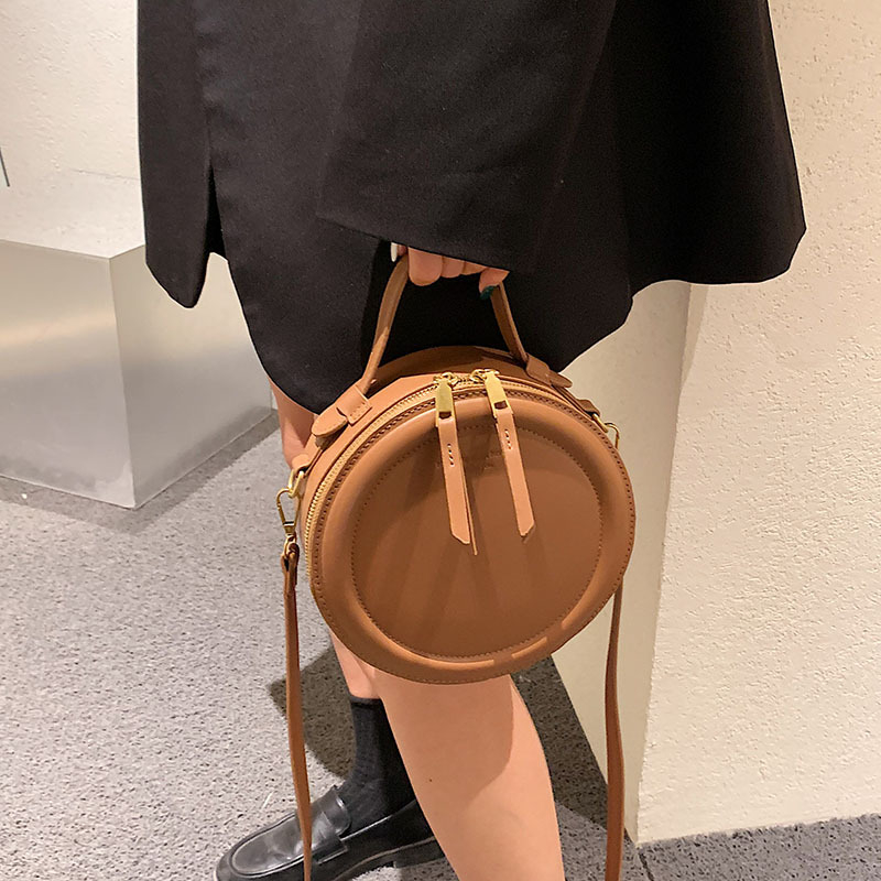 PU okrugla torbica za ramena sa zatvaranjem na zip i unutarnjim džepom sa zipom, urban stil