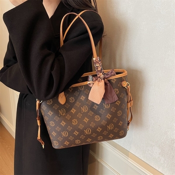 PU tote torba s horizontalnim kvadratnim oblikom, zatvaranje na zip, unutarnji džepovi za telefon, ID i džep s zatvaračem