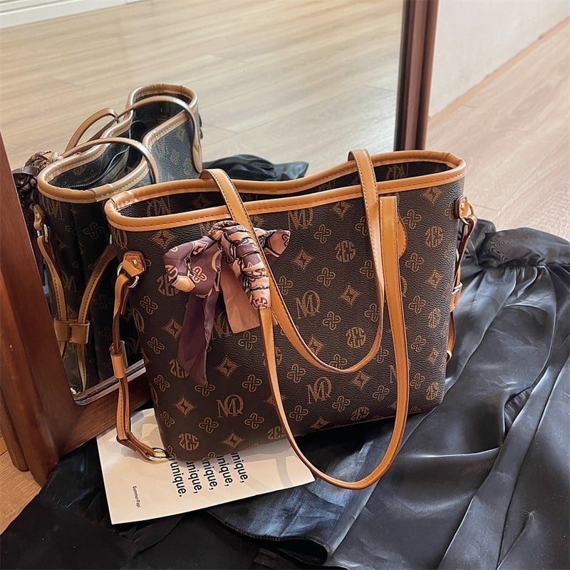 PU tote torba s horizontalnim kvadratnim oblikom, zatvaranje na zip, unutarnji džepovi za telefon, ID i džep s zatvaračem