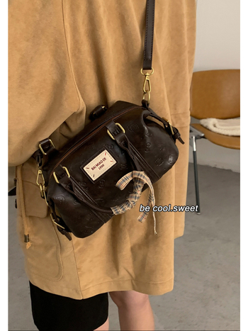 PU torba s oblikom jastuka, crossbody, gradski stil jednostavnosti, zatvaranje zipom