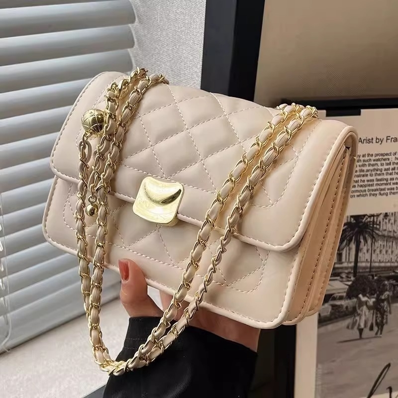 Ženska PU crossbody torbica, proljeće 2026, urbani minimalistički stil, vodoravni kvadratni oblik, zaključavanje na ključ