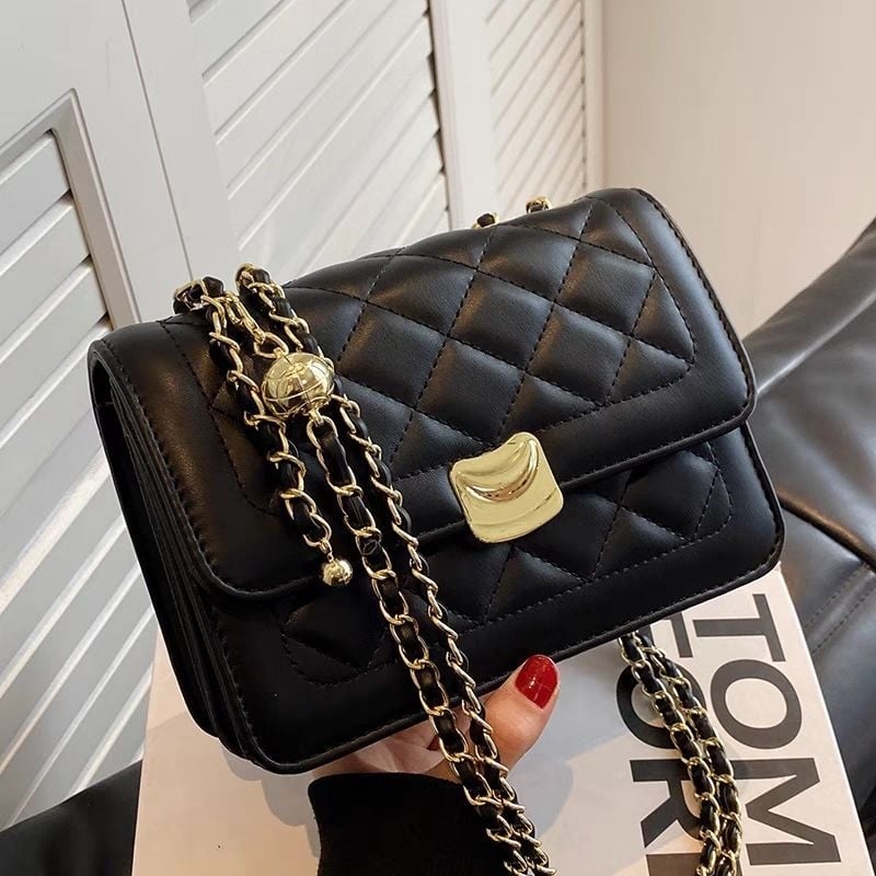 Ženska PU crossbody torbica, proljeće 2026, urbani minimalistički stil, vodoravni kvadratni oblik, zaključavanje na ključ