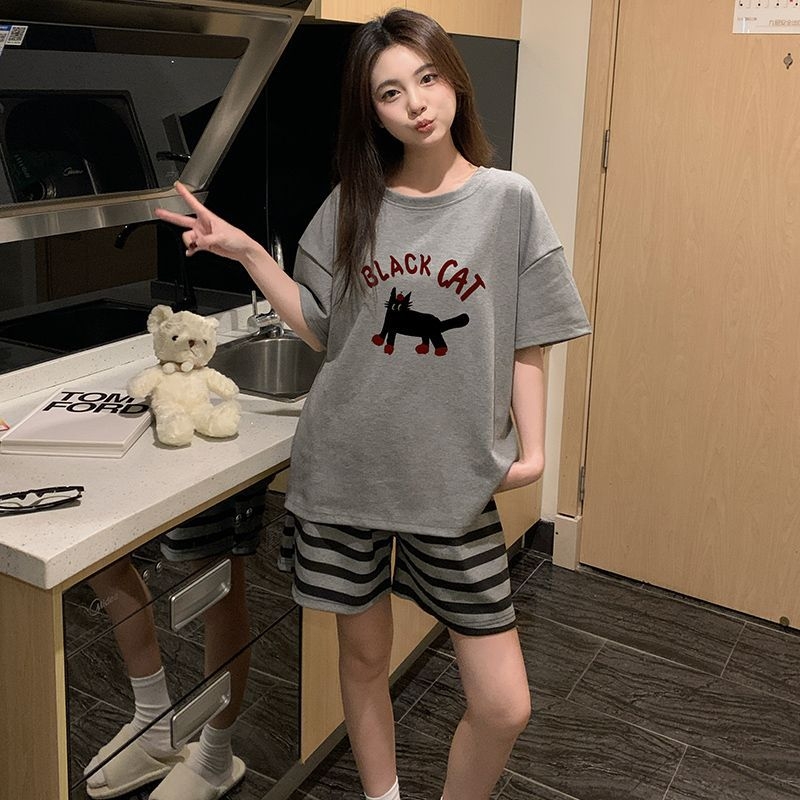 Női pamut pizsama készlet, két darab, kerek nyakú felső és 3/4-es ujjú, rövidnadrág, könnyű anyag 141–160 g/m², nyár 2025