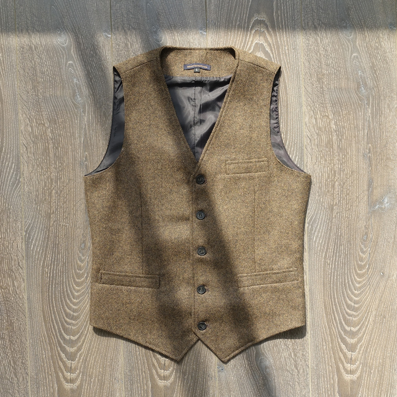 Γιλέκο σε σχήμα Υ, στερεό μοτίβο, 70% πολυεστερικό μείγμα, ύφασμα συνθετικών ινών, Χειμώνας 2024