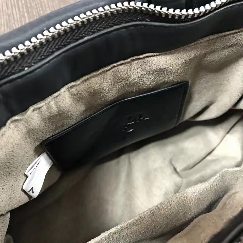 Bucket torba s quilted uzorkom, gradska jednostavnost; materijal Oxford platno, zatvaranje na zip; unutarnja džep s zipom i džep za dokumente