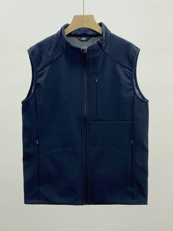 Vesta din soft-shell cu căptușeală din fleece, guler înalt, rezistent la apă, fermoar și buzunare laterale