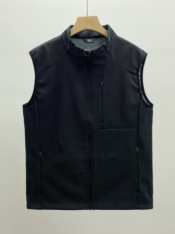 Vesta din soft-shell cu căptușeală din fleece, guler înalt, rezistent la apă, fermoar și buzunare laterale