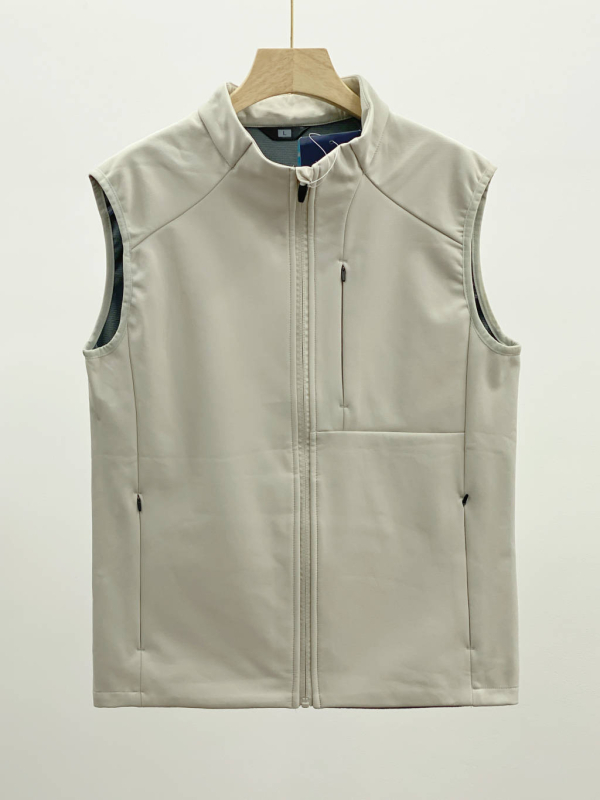 Vesta din soft-shell cu căptușeală din fleece, guler înalt, rezistent la apă, fermoar și buzunare laterale