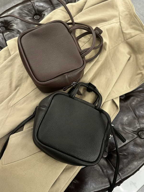 Mala kvadratna torbica od prave kože za žene, stilna torbica za ramena, višenamjenska kozmetička torbica, jednostavan crossbody stil