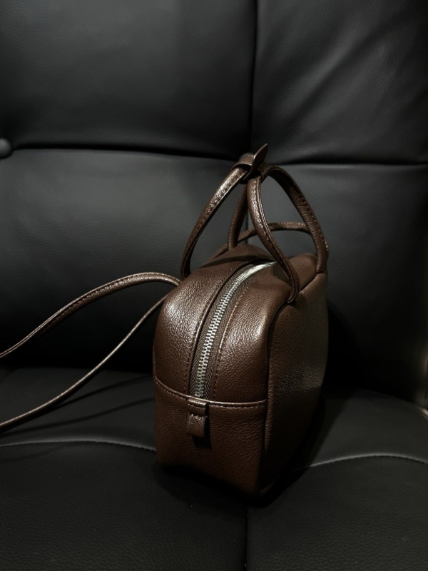 Mala kvadratna torbica od prave kože za žene, stilna torbica za ramena, višenamjenska kozmetička torbica, jednostavan crossbody stil