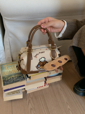 Slatka crossbody torba s likom psa iz crtanog filma za žene, PU koža, srednje veličine, ovalnog oblika, zatvarač, unutarnji džep za dokumente