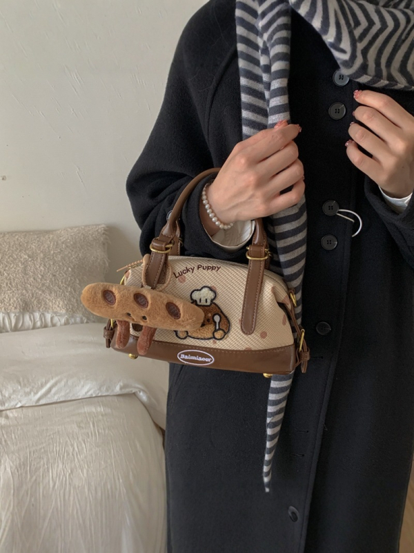 Slatka crossbody torba s likom psa iz crtanog filma za žene, PU koža, srednje veličine, ovalnog oblika, zatvarač, unutarnji džep za dokumente