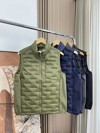 Vesta bărbătească din corduroy cu glugă, fermoar și guler înalt, Slim-Fit