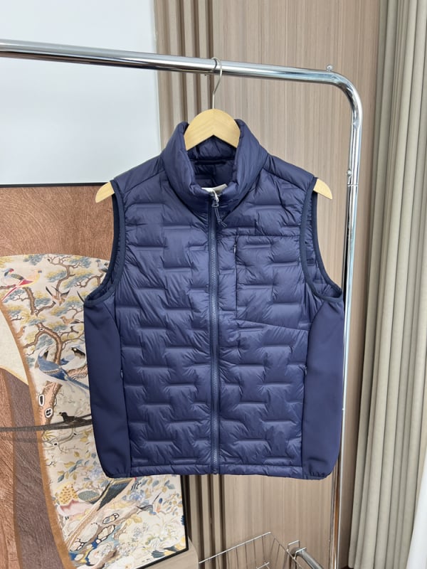 Vesta bărbătească din corduroy cu glugă, fermoar și guler înalt, Slim-Fit