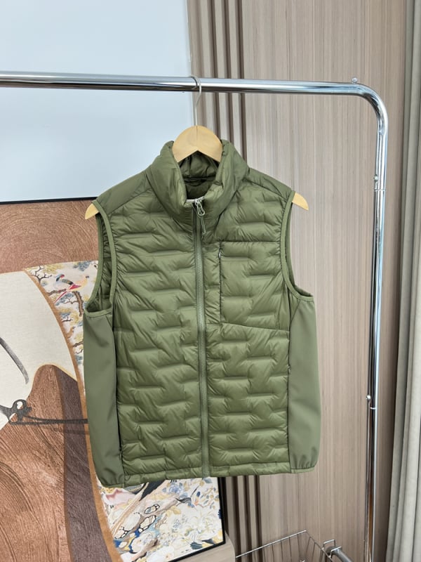 Vesta bărbătească din corduroy cu glugă, fermoar și guler înalt, Slim-Fit