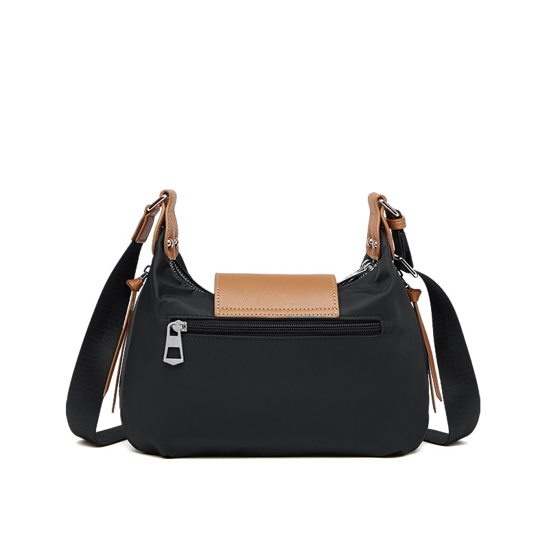 Unisex crossbody torbica od Oxford tkanine, horizontalnog kvadratnog oblika, zatvaranje na zip, unutarnji pretinci: zip pretinac, pretinac za mobitel, ID pretinac