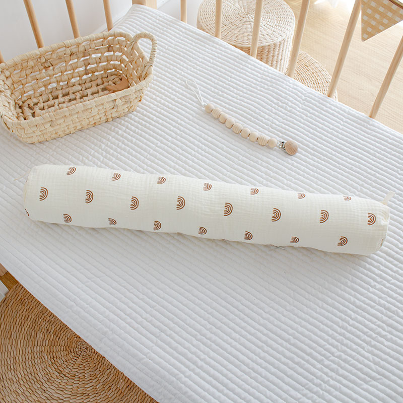 Cilindrikus babapárna nyugtató hatással – oldalt fekvést és fordulást támogató, anti-startle funkcióval, rajzfilm stílusú, 1–3 éves csecsemők számára