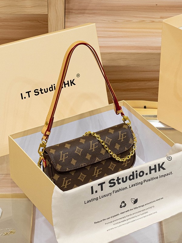 PU anyagú keresztpántos oldaltáska, cipzáras nyitás, vízszintes négyszögletes forma, telefon- és dokumentum zsebek, utcai stílus