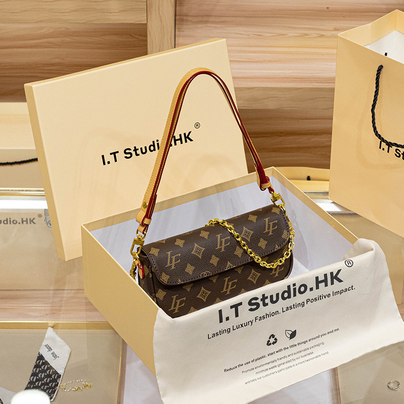 PU anyagú keresztpántos oldaltáska, cipzáras nyitás, vízszintes négyszögletes forma, telefon- és dokumentum zsebek, utcai stílus