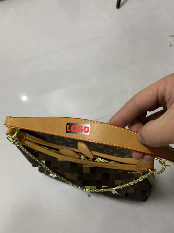 PVC táska városi minimalistikus stílusban, tote táska, cipzárral nyíló, dupla pánt, pamut bélés, rejtett zipzáras zseb