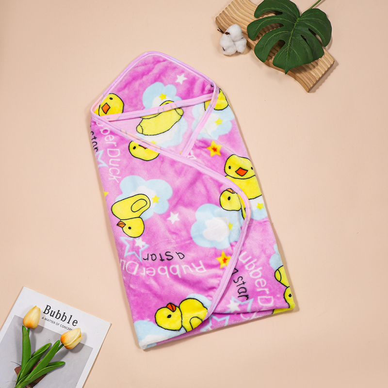 Dečka na objatie pre novorodenca s roztomilým potlačou na flaneli, výplň z polyesteru, látka polyester, hmotnosť do 0,5 kg, jar a jeseň, moderný minimalistický štýl